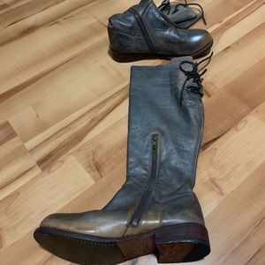 Never worn grey distressed bed Stu riding boots